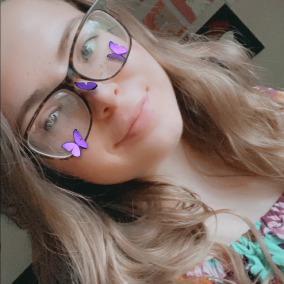 Meet your Posher, Abbey - Picture 1 of 1